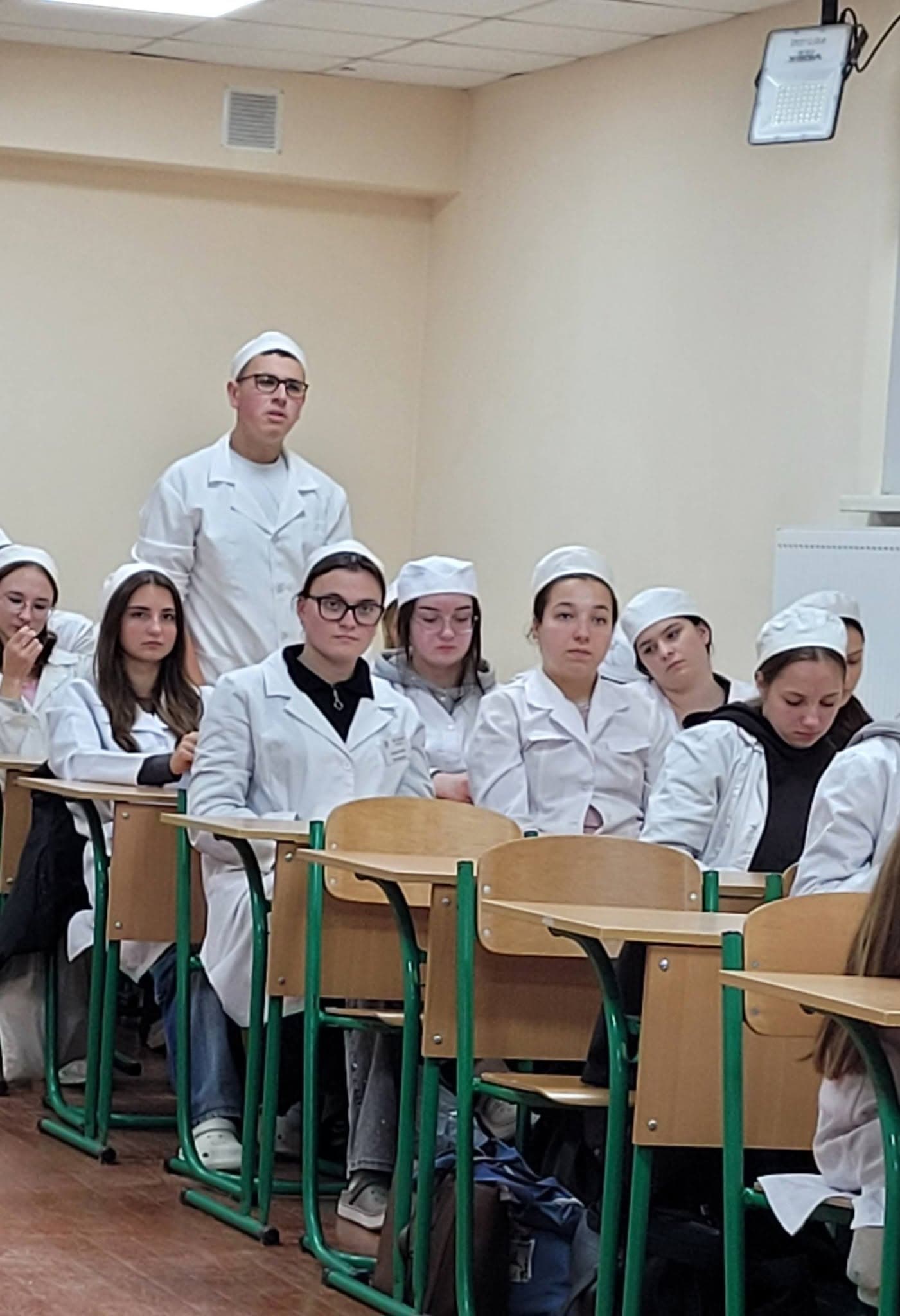 Гостьова лекція на тему: " Як говорити про історію України під час війни"