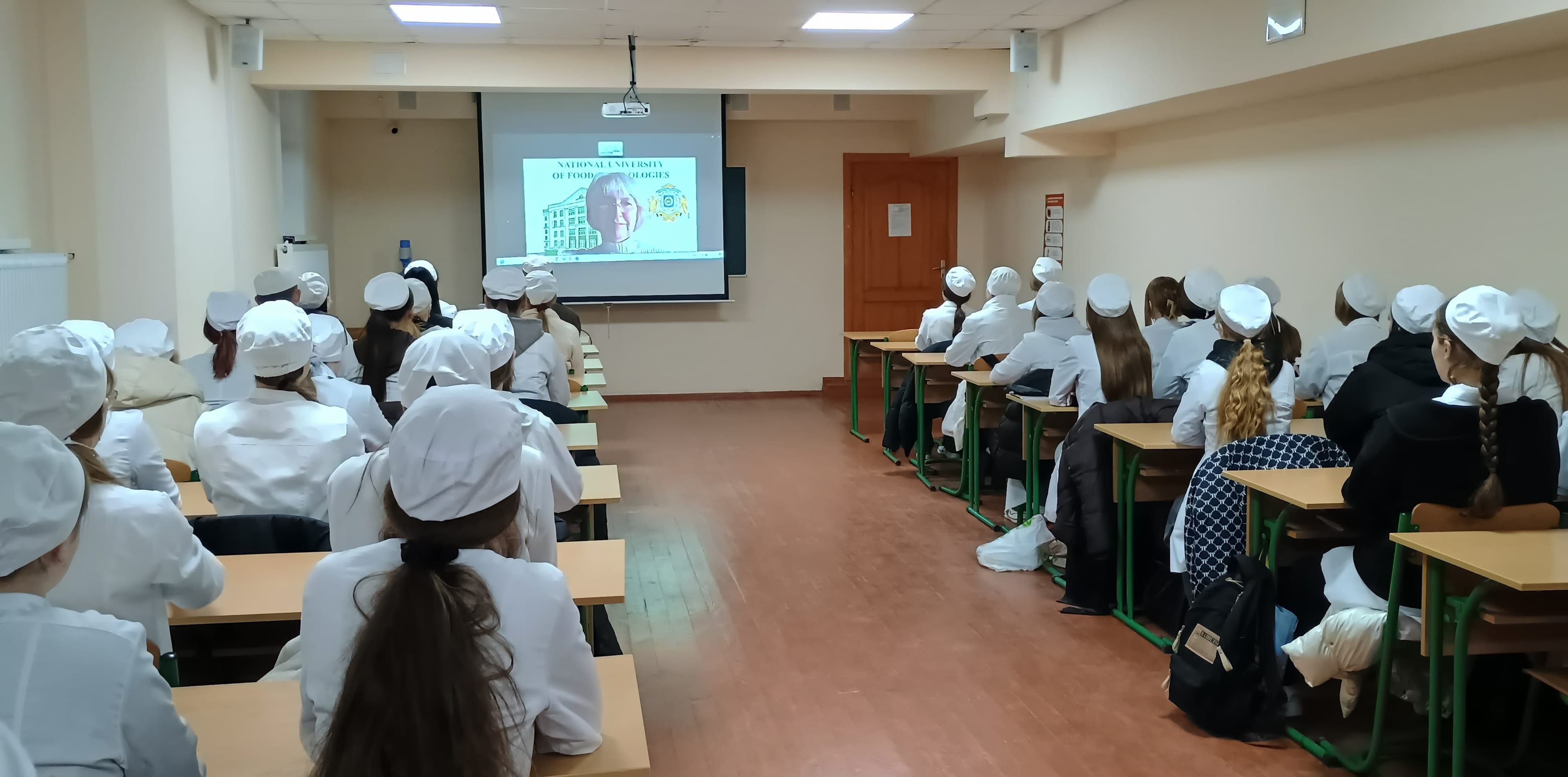 Нові знання від експертів – освітні лекторії від викладачів НУХТ для студентства ЖБФФК